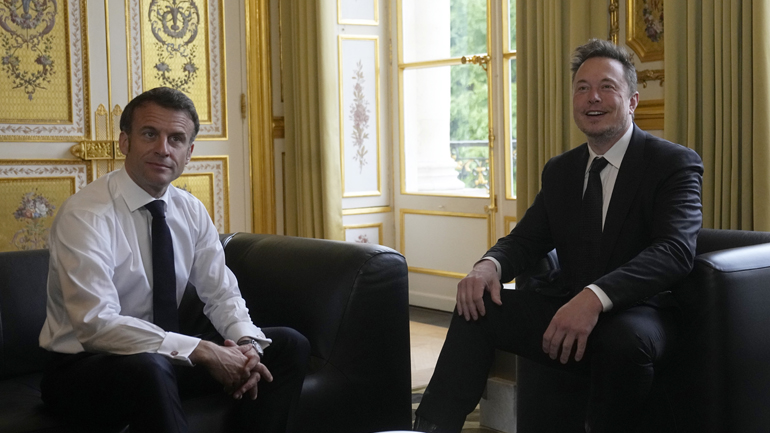 Τον δισεκατομμυριούχο Ίλον Μασκ υποδέχθηκε ο Μακρόν στο Παρίσι